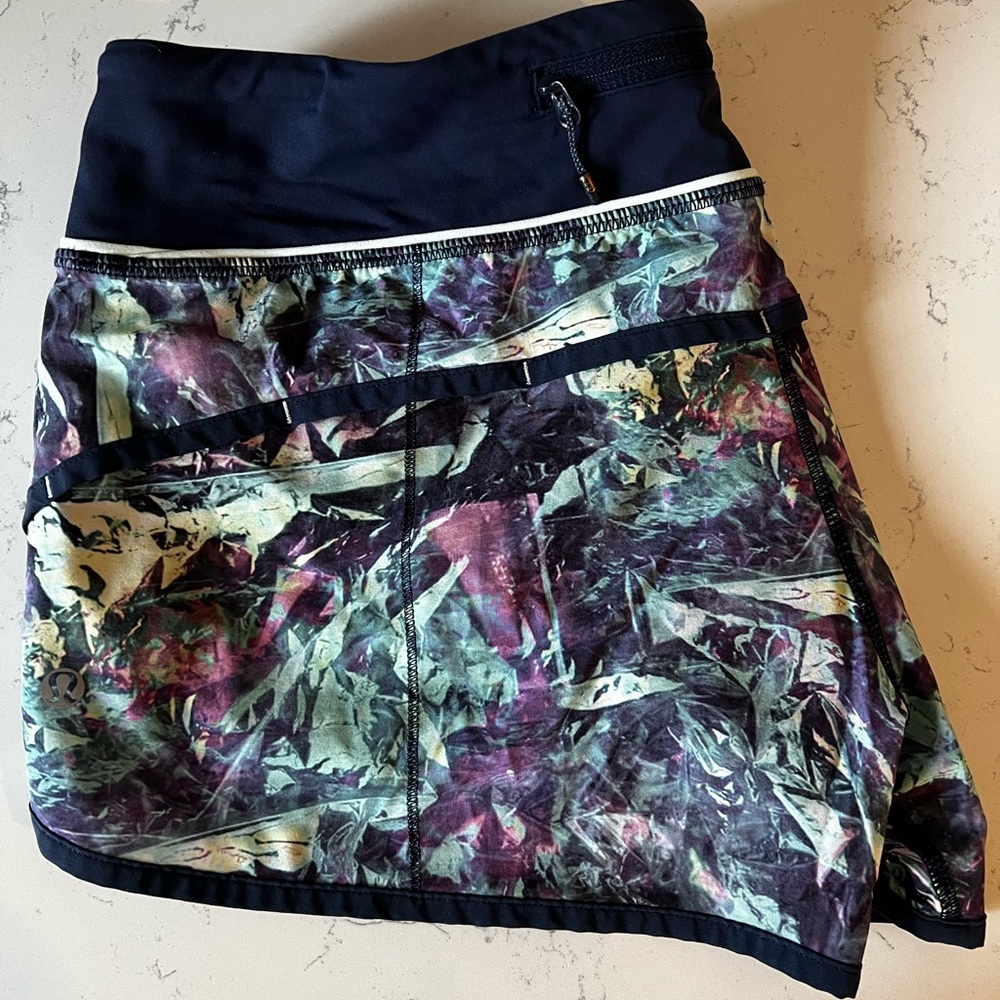 Lululemon speed-up lines running shorts
